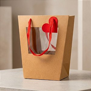 Sacola de Papel com visor duplo de PVC 22x13x13cm - Kraft com Alça Vermelha e Tag de Coração - 10 unidades - Rizzo