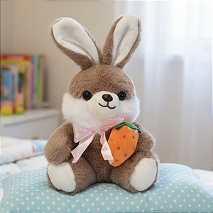 Coelho de Pelúcia com Laço e Cenoura - Bege - 13x20x12cm - 1 unidade - Rizzo