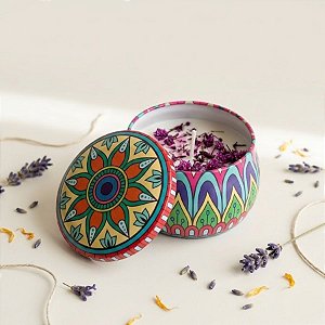 Vela Aromática - Lata Metálica Mandala - Marsala Verde e Roxo - 7cm - 1 unidade - Rizzo