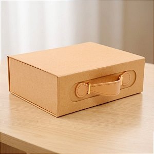 Caixa de Papel Rígido Retangular com Alça - Kraft - G 33,5x24,5x10cm - 1 unidade - Cromus - Rizzo