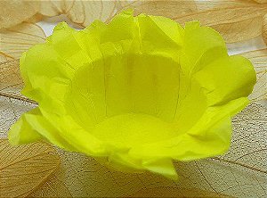 Forminha para Doces Floral em Seda Amarelo Claro - 40 unidades - Decorart - Rizzo Embalagens
