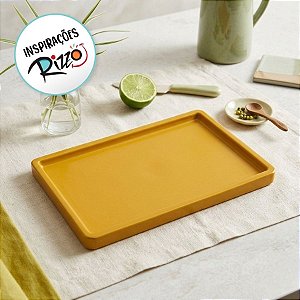 Bandeja Retangular 30x18cm Mostarda - 01 unidade - Só Boleiras - Rizzo Embalagens