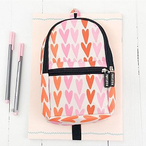 ESTOJO NANO MOCHILA CORAÇÕES ROSA E LARANJA PAPELOTE