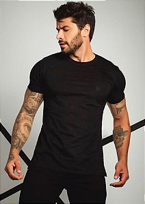 CAMISETA BÁSICA PREMIUM PRETA