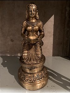 Estatueta de Lakshmi com Oferenda