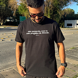 T-SHIRT ADULTO PRETA NÃO CONCORDO