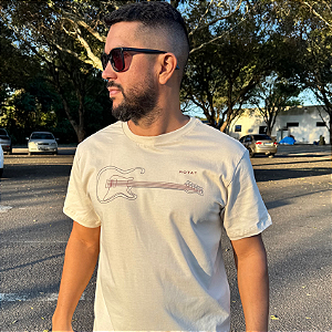 T-SHIRT ADULTO OFF WHITE GUITARRA