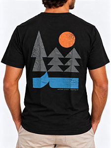 CAMISETA REGULAR PRINT - PINHEIROS PRETO