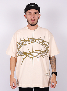 Camiseta Chronic Oversized - Deus Perdoa, Mas a Rua Cobra - Off White