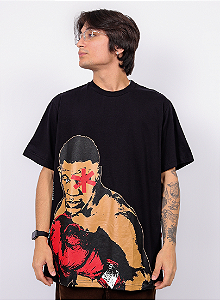 Camiseta Chronic - Todo Mundo Tem um Plano Até Tomar o Primeiro Soco - Preto