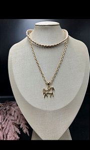 Chocker Trançada com Correntinha e Pingente de Cavalo
