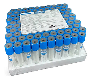 Probeta graduada azul com citrato de sódio capacidade de quatro mililitros