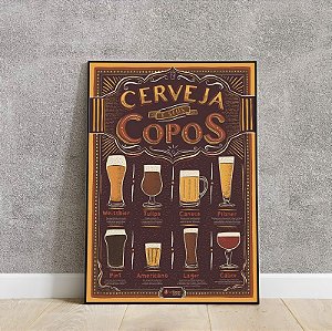 placa decorativa da cerveja e seus copos