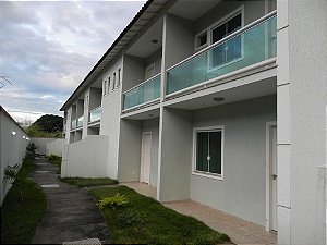 Linda casa duplex com 02 Quartos no Brisamar