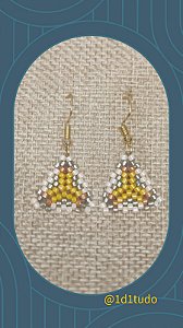 Brinco triangulo mostarda
