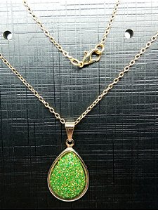 Colar Banhado a ouro com pingente Gota verde - 40cm