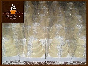 Mini Bolo / Caixinha de acetato.