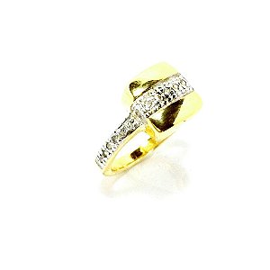 Anel Cravejado Folheado a Ouro 18k