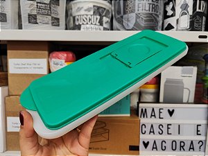 Forma de Gelo 14 Cubos Branco e Verde