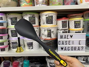 Colher Essencial Preta Escrita em Amarelo