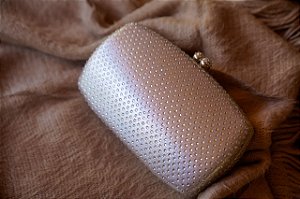 Bolsa clutch oval, com cristais- Prata