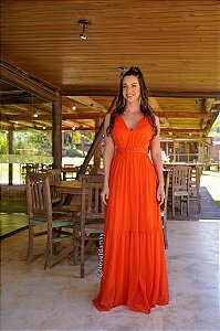 Vestido de festa em tule, com detalhes em macramê na cintura e decote em v- Coral