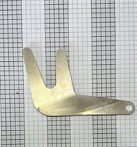SUPORTE FLAP PIPER ANGULO ESQUERDO 65898-000