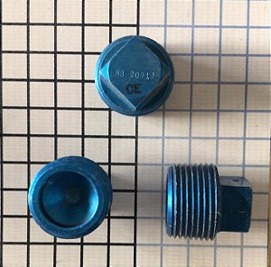 PLUG - MS20913-8D