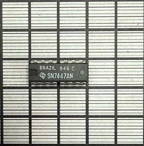 CIRCUITO INTEGRADO - SN7447