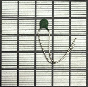 CAPACITOR - 10NFX20V