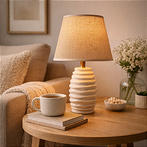 Abajur De Ceramica Branco Relevo Linhas Horizontais TK-26