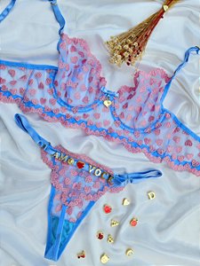 CONJUNTO PERSONALIZAVEL FIO BORBOLETA EM TULE COM CORAÇÃO AZUL COM ROSA
