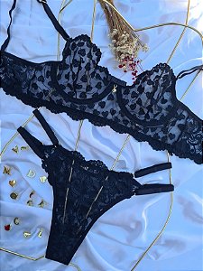 CONJUNTO PERSONALIZAVEL EM TULE ILUSION COM CORAÇÃO E RENDA PRETO