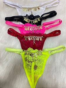 CALCINHA EM RENDA COM STRASS E ESCRITA "ME COME"