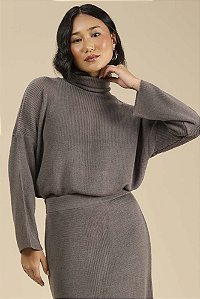 Blusa gola alta e manga longa em tricot