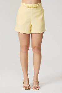 short amarelo manteiga