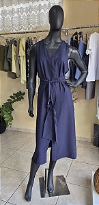 vestido azul marinho