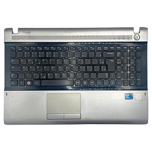 Carcaça Base Superior Com Teclado Pt-br Notebook Samsung Rv511 Com Touchpad Prata com Preto Com Detalhe