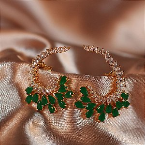 Brinco Ear Cuff Gotas Design Curvo de Esmeraldas e Zircônias Banhado A Ouro