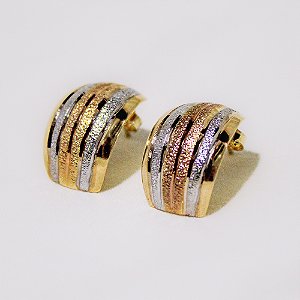 Brinco Eleganza Gabi Banhado A Três Ouros