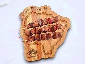 Tábua para churrasco com o mapa do Estado de Mato Grosso do Sul.