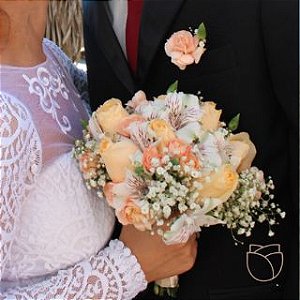 Buquê de Noiva para Cerimônia Religiosa ou Cartório, Lapelas e Coroas -  Floricultura Flores da Mel