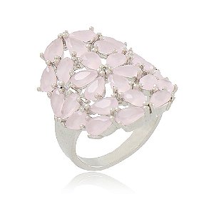 ANEL GRANDE FLOR TRABALHADA EM CRISTAIS COR ROSA BANHADO EM RÓDIO BRANCO