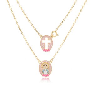 ESCAPULÁRIO ADULTO NOSSA SENHORA DAS GRAÇAS E CRUCIFIXO BANHADO A OURO 18K COLORIDO EM RESINA