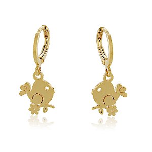 BRINCO ARGOLA PASSARINHO E FLOR BANHADO A OURO 18K
