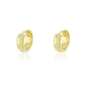 BRINCO ARGOLA PEQUENA COM ZIRCÔNIAS CRISTAIS EMBUTIDAS