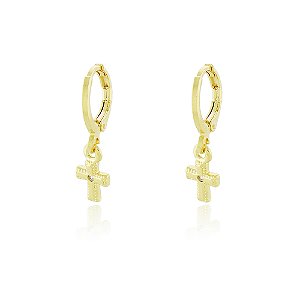 BRINCO DE ARGOLA COM PINGENTE CRUCIFIXO TRABALHADO EM ZIRCÔNIA CRISTAL