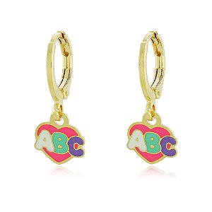 BRINCO DE ARGOLA COM PINGENTE CORAÇÃO ÍRIS ABC