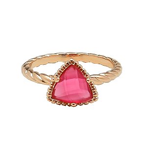 ANEL COMPOSIÇÃO CRISTAL TRIANGULAR COR RUBI BANHADO A OURO 18K