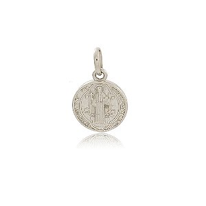 PINGENTE PEQUENO MEDALHA DE SÃO BENTO COM 1,2 CM DE DIÂMETRO BANHADO EM RÓDIO BRANCO